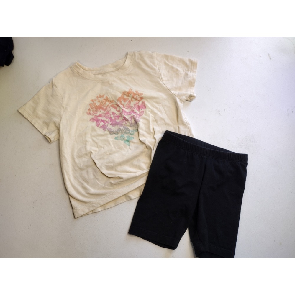Cat & Jack Girls XS 4/5‎ Butterfly Heart Graphic Tee and Biker Shorts Outfit Set